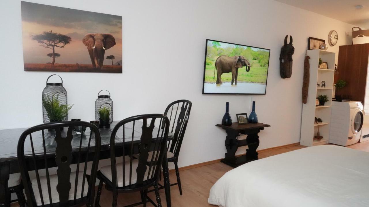 Apartment 900M To Exhibition Dusseldorf Bagian luar foto