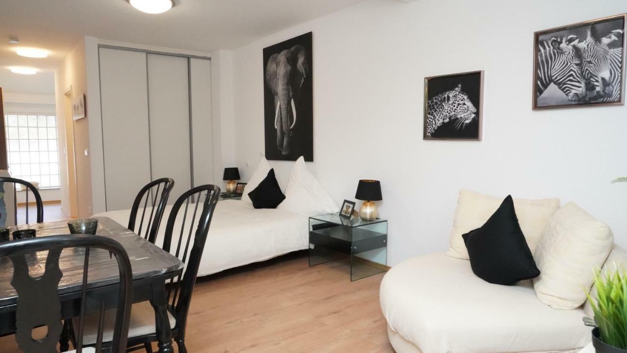 Apartment 900M To Exhibition Dusseldorf Bagian luar foto